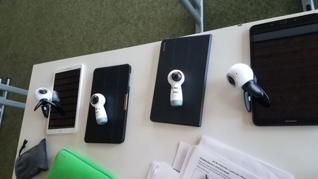 Schülergruppen der 10b erstellen für französische Partner eine virtuelle Schulführung